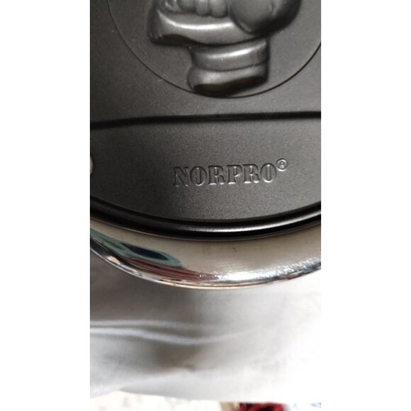 Nopro Non-Stick Holiday Bakeware Pan With 12 Christmas Shapes Mold - Picture 7 of 8